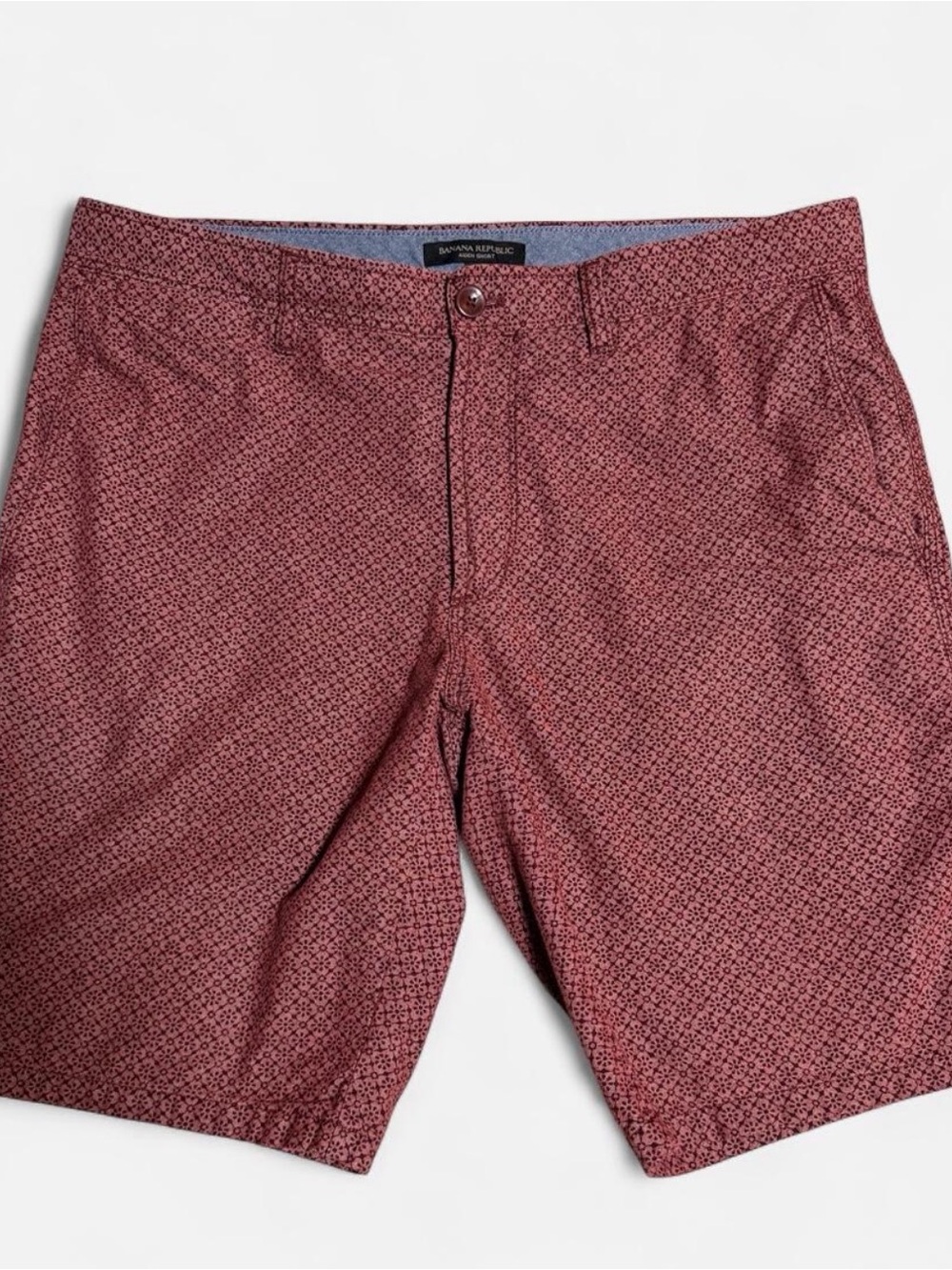 Banana Republic Aiden Shorts with geometric print
